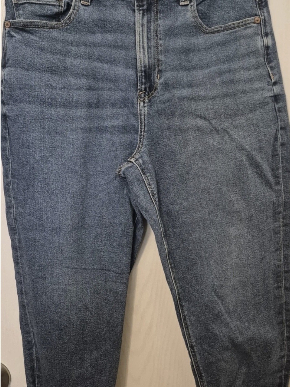 American Eagle Classic Mid-Wash Blue Denim Jeans